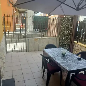 Casa vacanze Delilah's House, Aeroporto di Catania Fontana Rossa